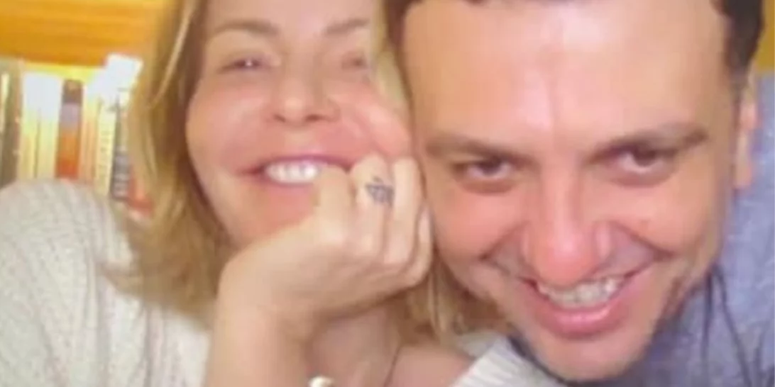 Τζένη Μπαλατσινού | Μας δείχνει το ρομαντικό δώρο που της έστειλε ο Βασίλης Κικίλιας (pic)