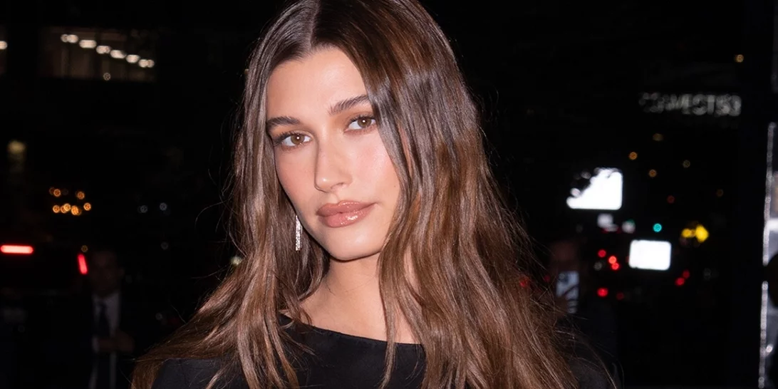 7 άκρως κολακευτικές καφέ mascaras που σίγουρα θα ενέκρινε η Hailey Bieber