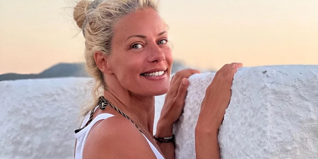 Ζέτα Μακρυπούλια | Ποζάρει με το μαγιό της με τον Νίκο Μουτσινά