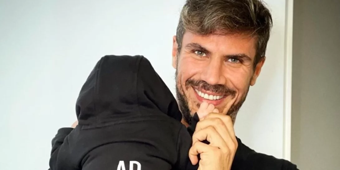 Άκης Πετρετζίκης | Ο γιος του έγινε ενός έτους - Το βίντεο από το πάρτι - υπερπαραγωγή