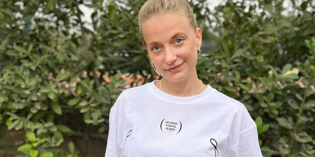 Ο γιος της Λένας Δροσάκη μεγάλωσε και έχει το δικό του διαβατήριο | Η φωτογραφία με τη μαμά του στο αεροδρόμιο