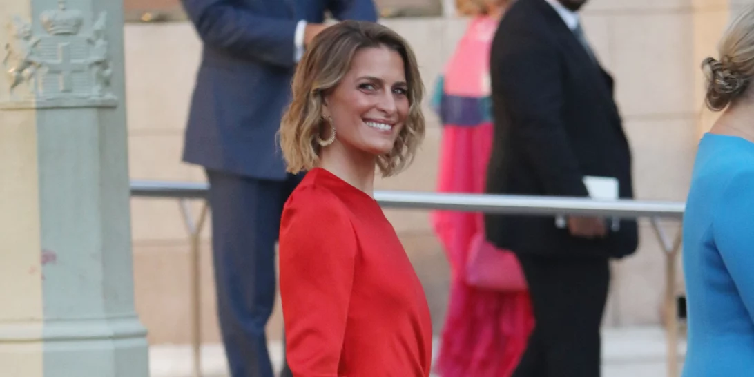 Είσαι καλεσμένη σε καλοκαιρινό γάμο; H εμφάνιση της Τατιάνας Μπλάτνικ με maxi φόρεμα θα σε εμπνεύσει