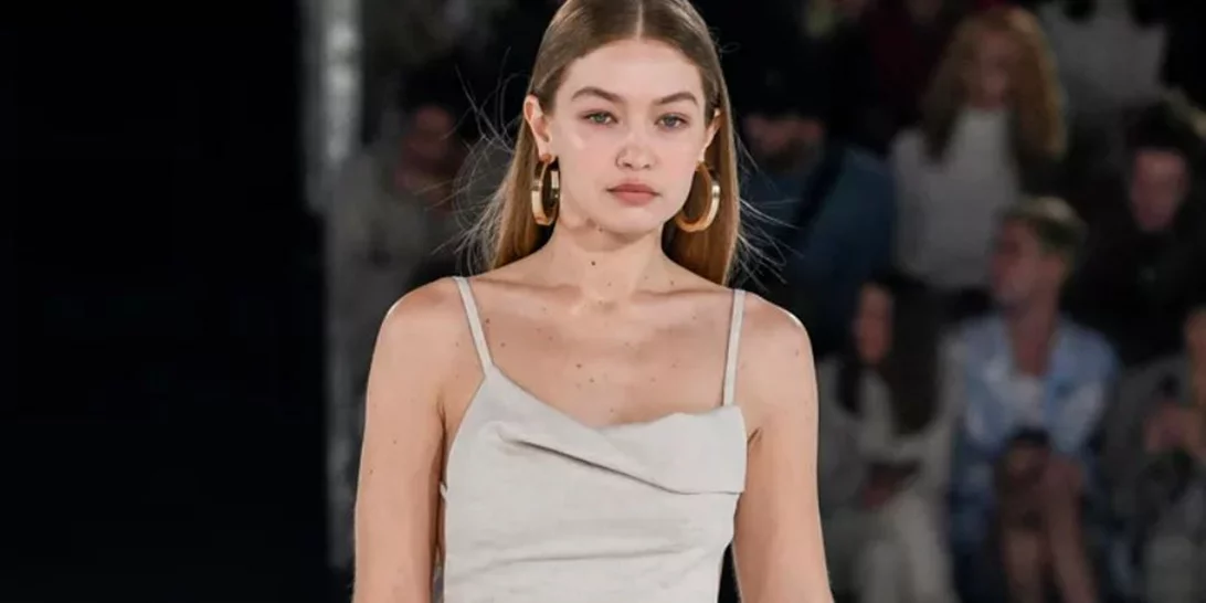 Συλλογή με μαγιό από την Gigi Hadid