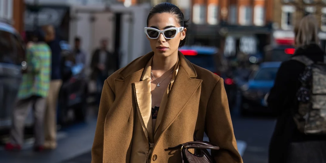 Αυτό το κοντό παλτό Massimo Dutti είναι σε έκπτωση και έχει το χρώμα που θα αγαπήσεις τη νέα σεζόν