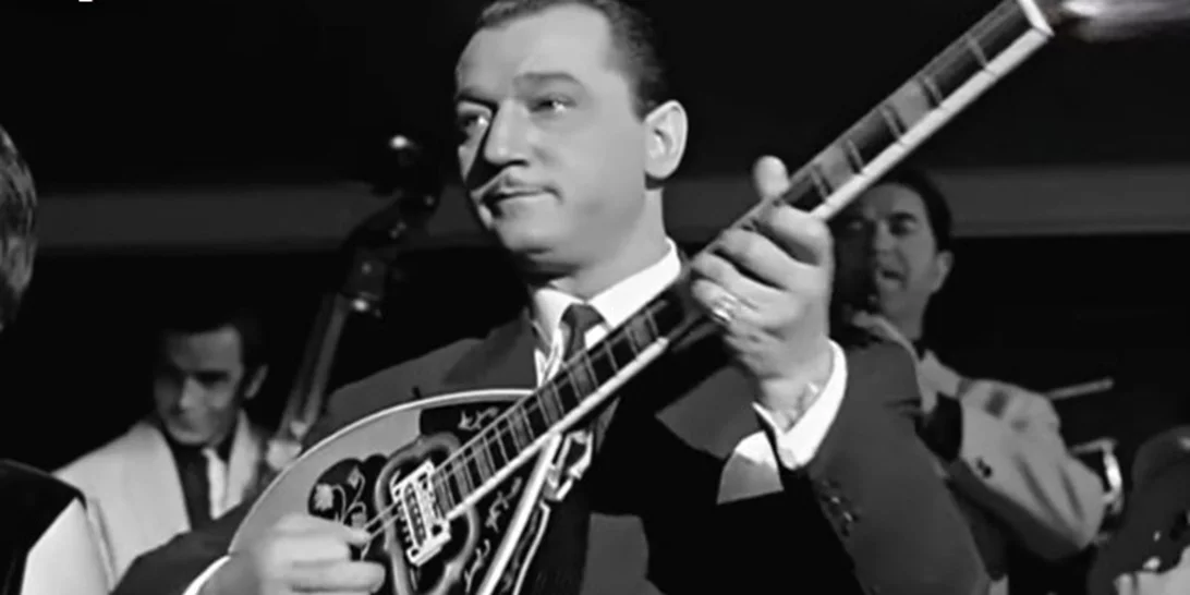 Μανώλης Χιώτης | Ο ξυλοδαρμός από τα όργανα της Χούντας , η καντάδα στον Μίκη Θεοδωράκη και ο περίεργος θάνατός του