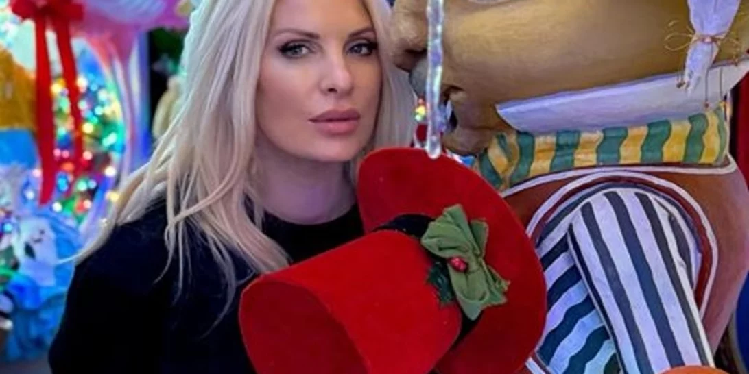 Σαν ζευγαράκι εφήβων | Η τρυφερή αγκαλιά της Ελένης Μενεγάκη και του Μάκη Παντζόπουλου