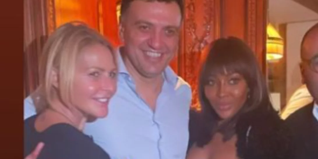 Τζένη Μπαλατσινού - Βασίλης Κικίλιας | Ποζάρουν με τη Naomi Campbell στο Παρίσι