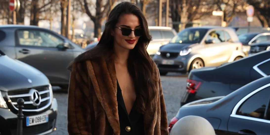 Βρήκαμε το Mango παλτό με faux γούνα που έχει γίνει ανάρπαστο