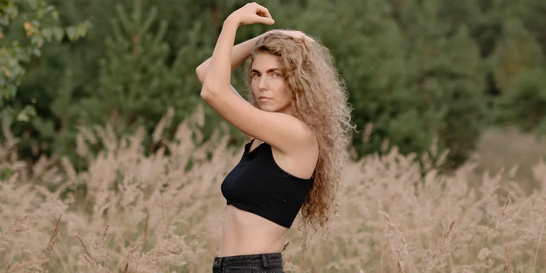 Μαλλιά σαν μετάξι από ένα hair brand που σέβεται τα ζώα και τον πλανήτη