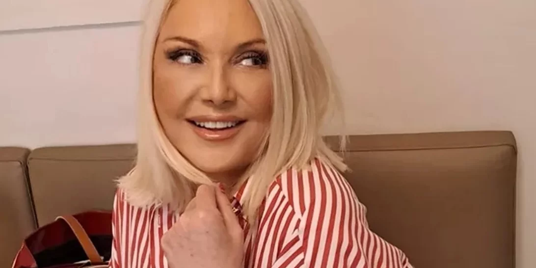 Ρούλα Κορομηλά | H τολμηρή αλλαγή που έκανε στα μαλλιά της μέσα στο καλοκαίρι