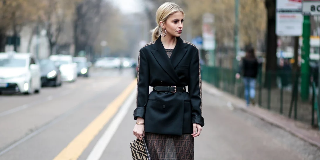 8 ζευγάρια παπούτσια που ταιριάζουν τέλεια με midi φορέματα