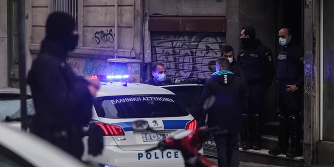 Καλλιθέα | Μαχαίρωσε τον σύντροφό της και... έπλυνε το μαχαίρι - "Πρέπει να τον πονέσω", έγραφε στο ημερολόγιο