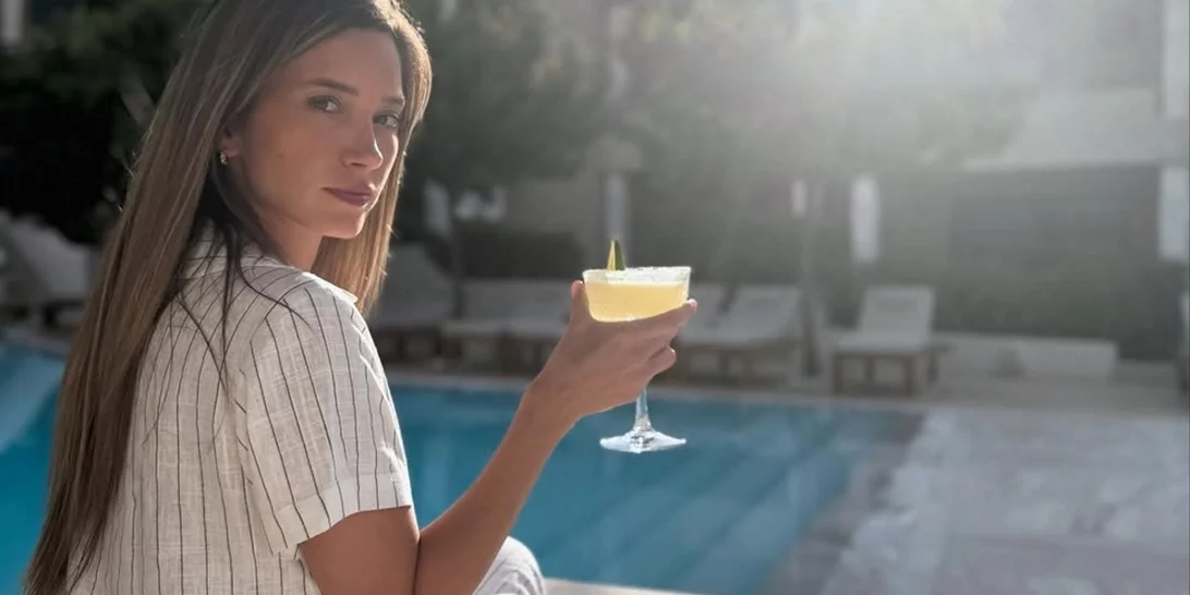 Γιολάντα Καλογεροπούλου | Το κινηματογραφικά ρομαντικό πρωινό στην πισίνα με τον Σταύρο Σβήγκο