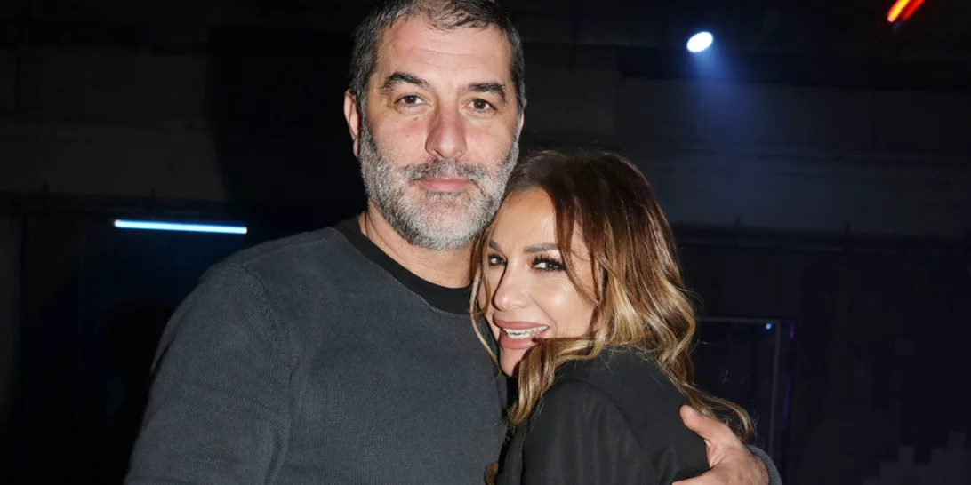 Δέσποινα Βανδή - Βασίλης Μπισμπίκης | Ποζάρουν για πρώτη φορά αγκαλιασμένοι (εικόνες)