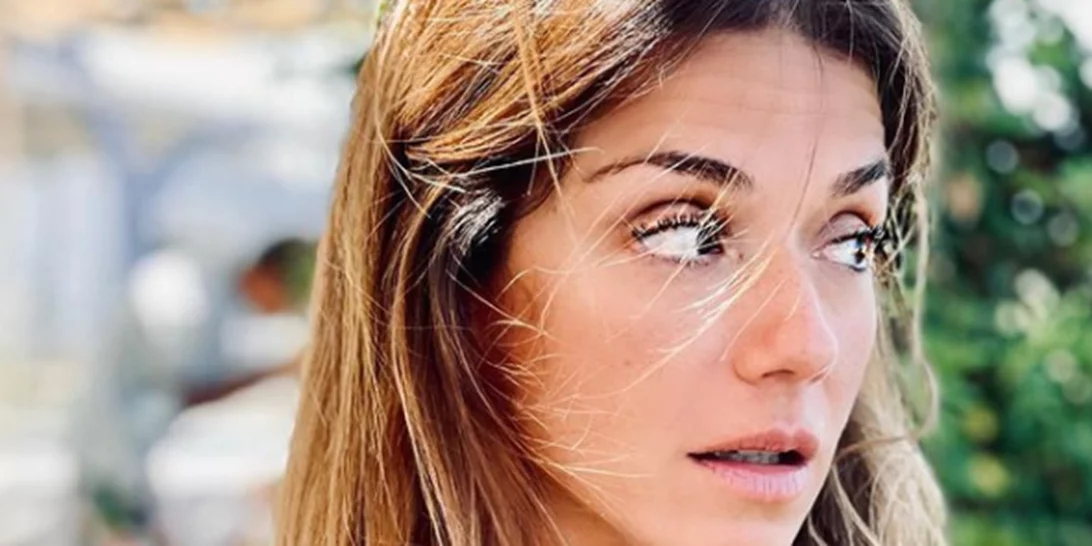 Ξέσπασε σε κλάματα η Βάσω Λασκαράκη για την Αθηνά Οικονομάκου | "Με έχει πικράνει"