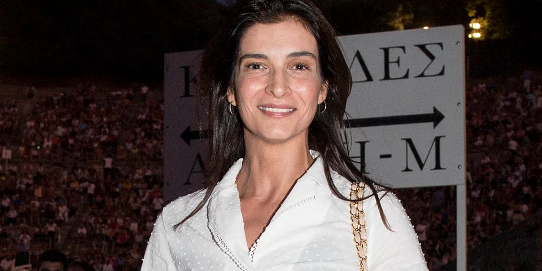 Αντιγόνη Κουλουκάκου | Σπάνια πλάνα του μίνιμαλ σπιτιού της πρωταγωνίστριας της Γης της Ελιάς