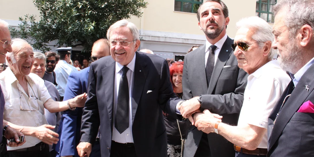 Σύσκεψη στο Μαξίμου για την ταφή του τέως βασιλιά Κωνσταντίνου - Τα προβλήματα και το σενάριο που προκρίνεται