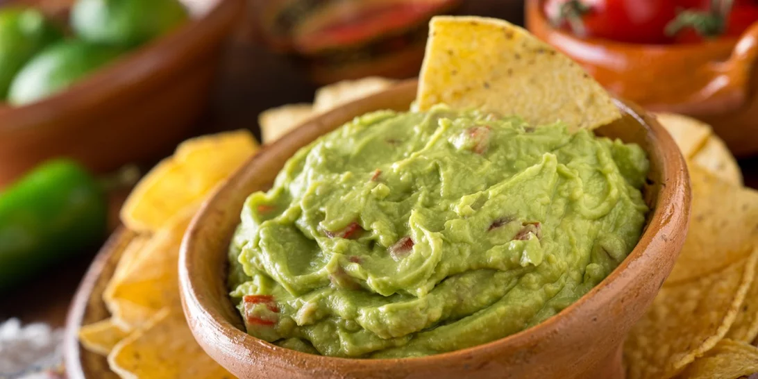 Συνταγή για γουακαμόλε | Ο πιο νόστιμος τρόπος να αξιοποιήσεις το αβοκάντο