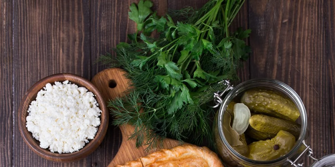 Κρεμμυδόπιτα με τυρί | Πεντανόστιμη πολίτικη συνταγή