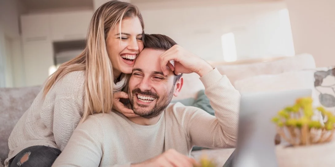 Τα 5 στάδια της ιδανικής σχέσης όπως τα αναλύει η σύμβουλος σχέσεων