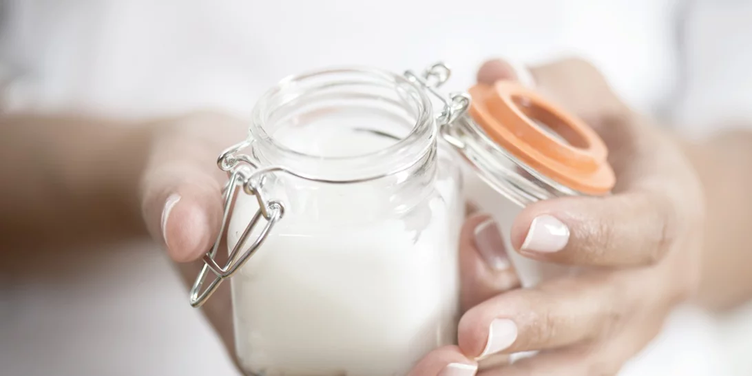 Σπιτική μάσκα ομορφιάς με μέλι, με αυγό, με αμυγδαλέλαιο | 3 συνταγές για το cocooning του Σαββατοκύριακου