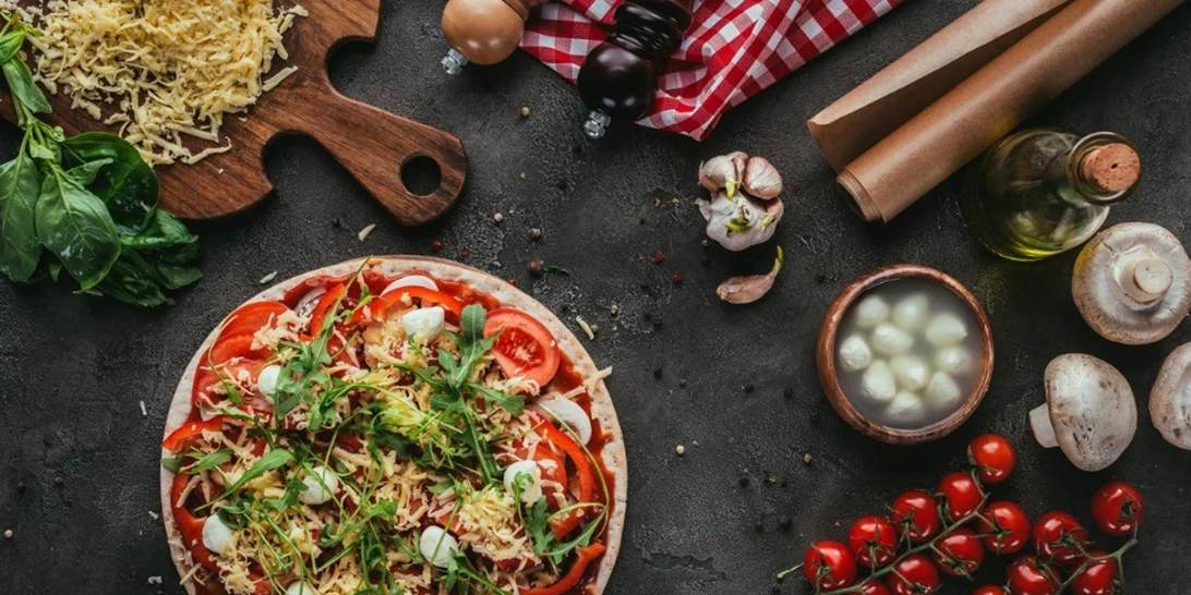 Συνταγή για ζύμη πίτσας με αλεύρι ολικής άλεσης | H καλύτερη συνταγή που δοκιμάσαμε