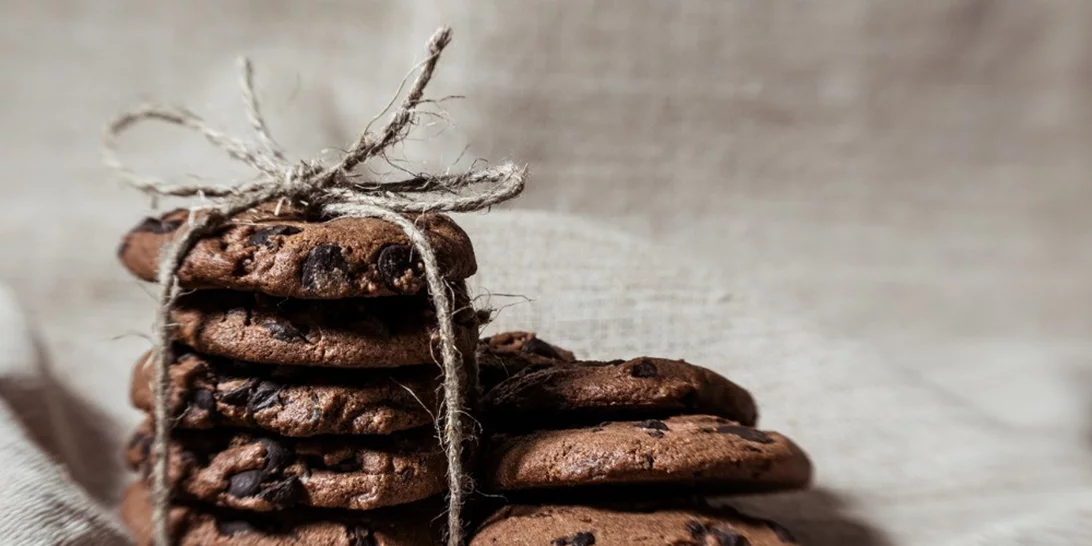 Μπισκότα με ταχίνι και κακάο μόνο με 4 υλικά, χωρίς ζάχαρη, χωρίς αλεύρι