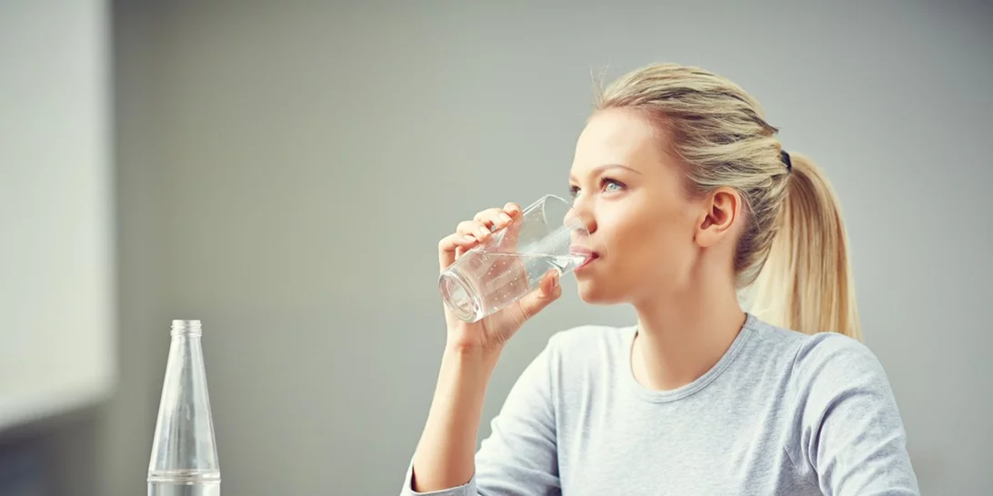 Πόσο νερό πρέπει να πίνω κάθε μέρα;
