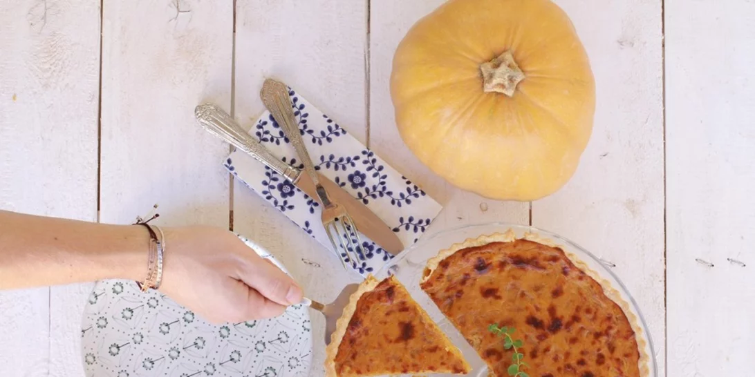 Συνταγή για τάρτα με κολοκύθα και καραμελωμένα κρεμμύδια