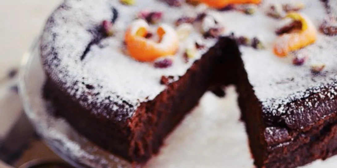 Συνταγή για σοκολατόπιτα με πορτοκάλι και φιστίκι