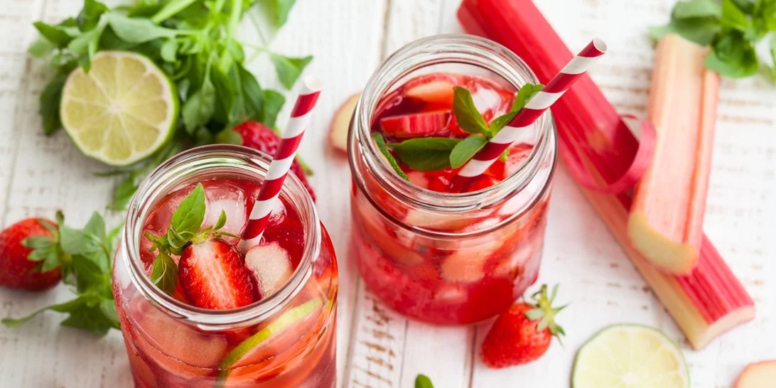 Δροσιστικά ποτά με φράουλα | 5 συνταγές με το πιο αγαπημένο φρούτο