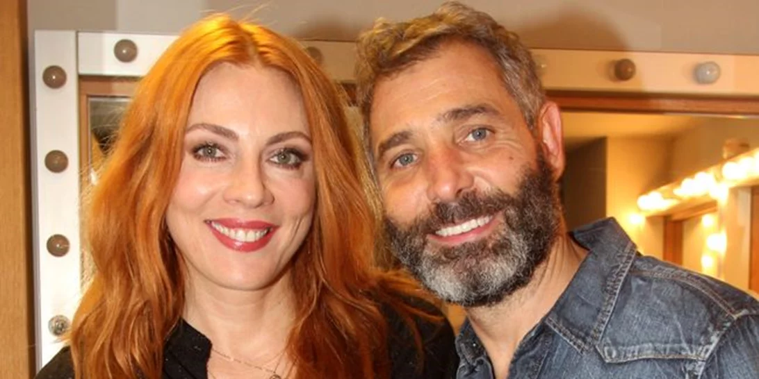 Θοδωρής Αθερίδης - Σμαράγδα Καρύδη: Με ανεβασμένη διάθεση παρέα με τους καλούς τους φίλους