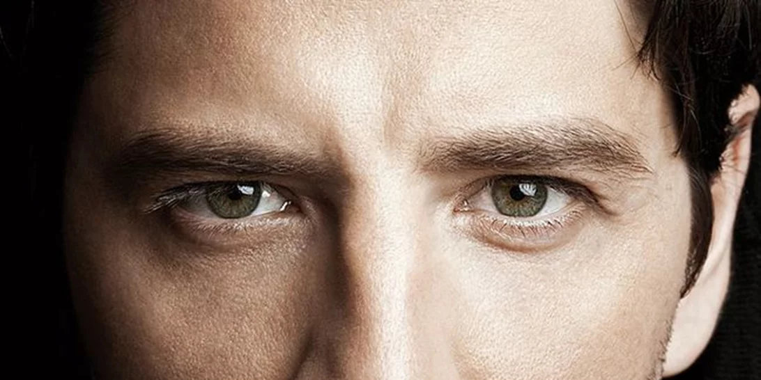 Σάκης Ρουβάς: Δες τον σε ρόλο... σερβιτόρου