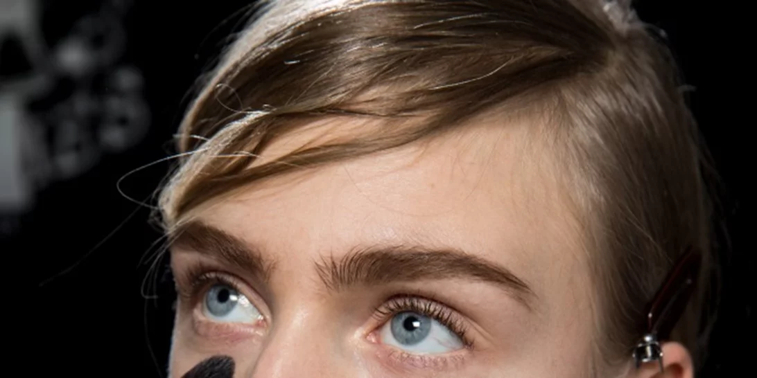 Το απόλυτο μυστικό για να μένει αναλλοίωτο το concealer σου