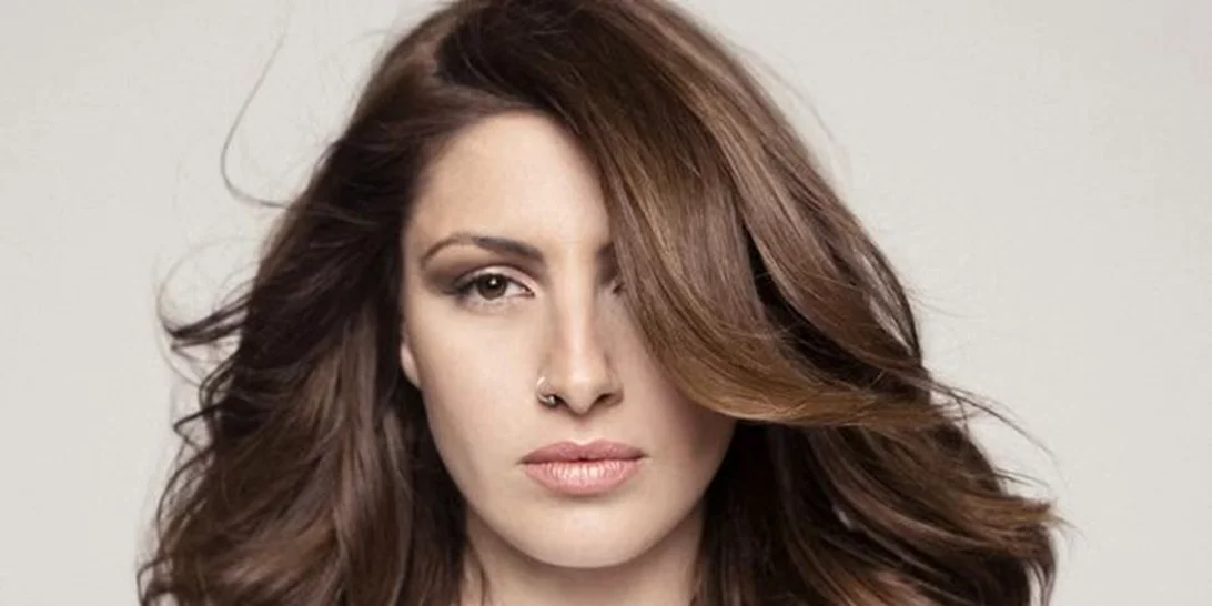 Έλενα Παπαρίζου: Το μήνυμα για το σύμφωνο συμβίωσης και το φιλί στο στόμα με την Courtney Parker