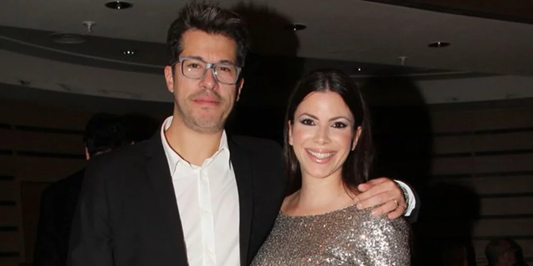 Χάρης Βαρθακούρης: Οι κόρες του και το Χριστουγεννιάτικο δέντρο τους! (Φωτογραφία)