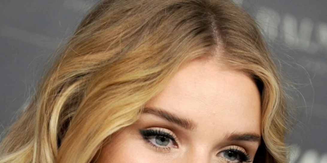 Έχεις δει ποτέ την Rosie Huntington-Whiteley χωρίς μακιγιάζ; Και χωρίς κανένα φίλτρο;