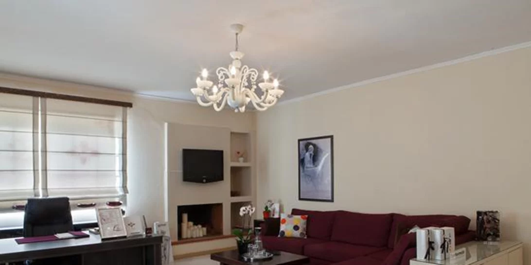 Νικολάου Αύρα