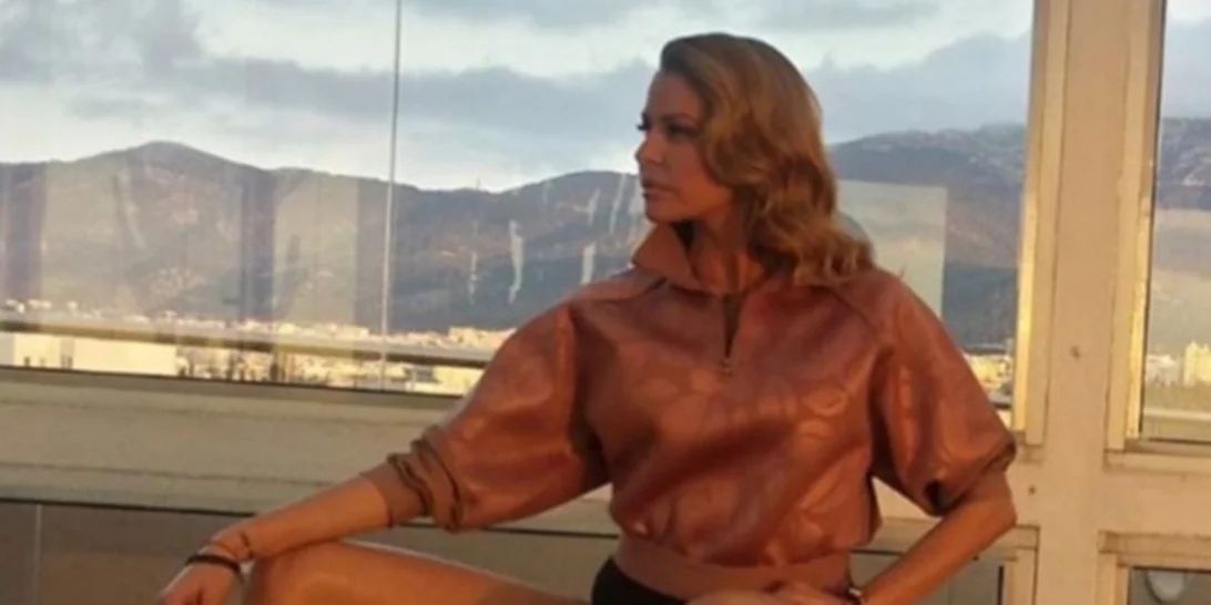 Τζένη Μπαλατσινού: «Τσαλακώνεται» και τραγουδάει πιο ξέγνοιαστη από ποτέ! (Video)