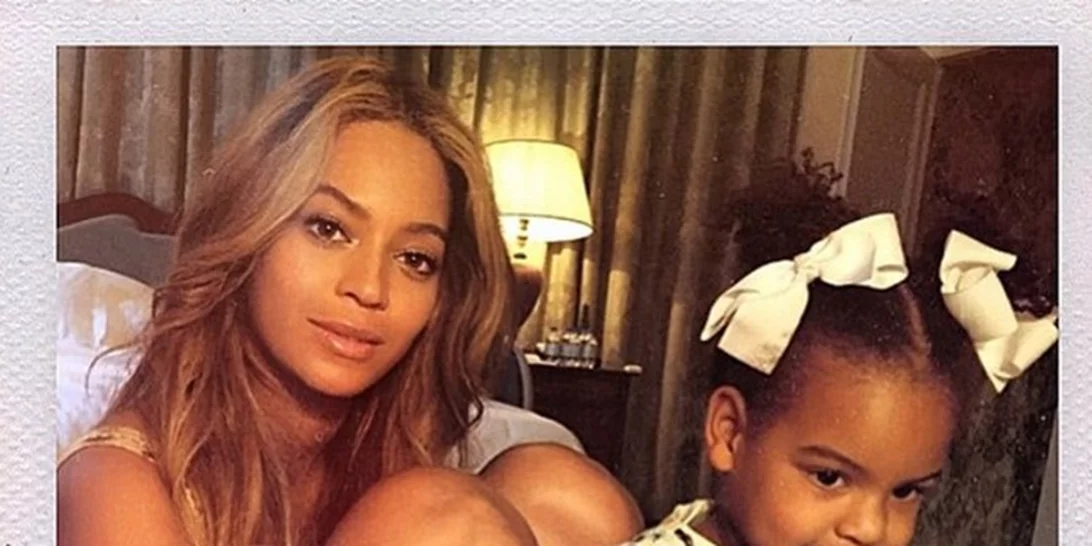 Blue Ivy: Φοράει τις Louboutin γόβες της Beyonce!