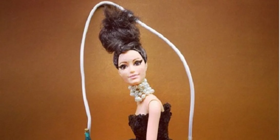 Ο λογαριασμός που θα λατρέψεις στο Instagram: Κούκλες αναπαριστούν pop culture στιγμές