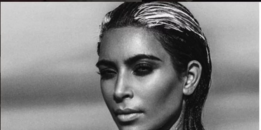 Η Kim Kardashian ξεθάβει παλιές χριστουγεννιάτικες κάρτες