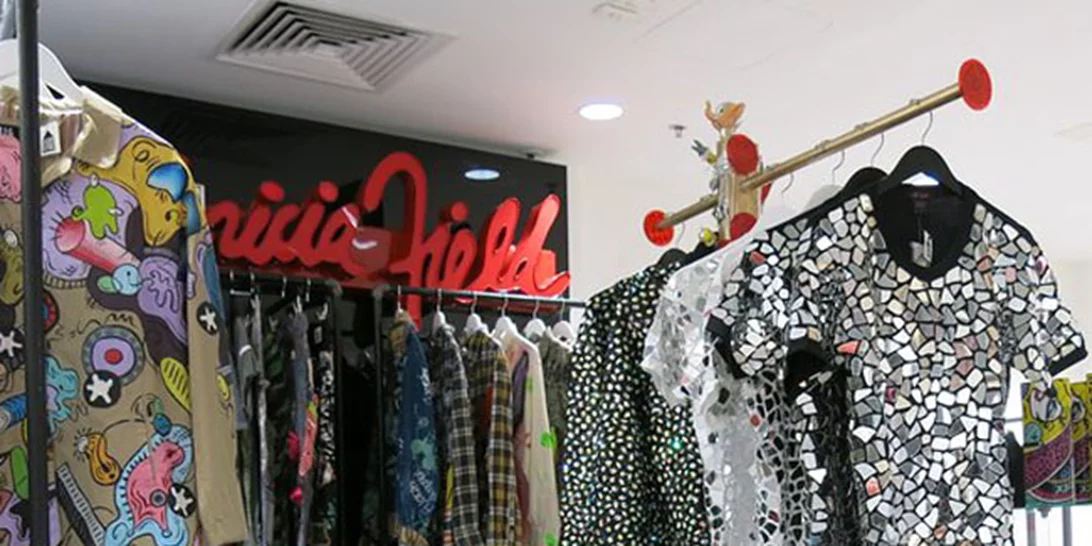 Ο Απόστολος Μητρόπουλος σχεδιάζει για την Patricia Field