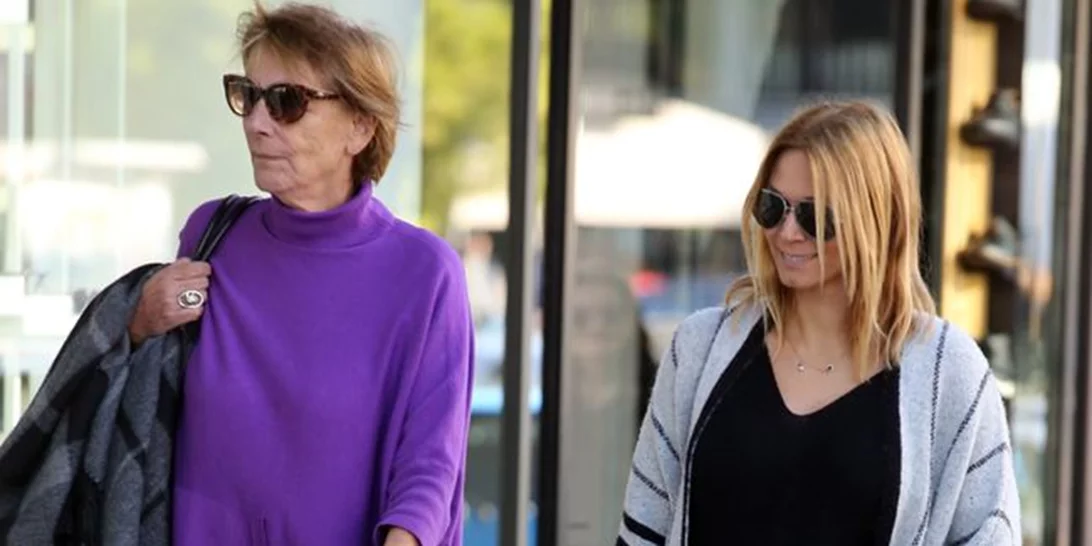 Έλλη Κοκκίνου: Βόλτα με τη μητέρα της