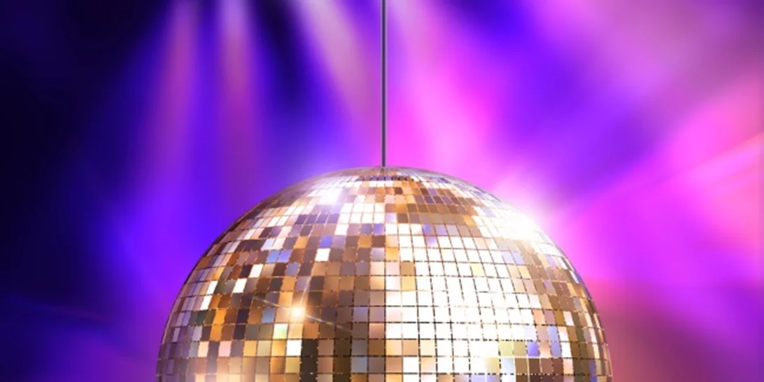 Είσαι έτοιμη να λικνιστείς στους ρυθμούς της discotheque;