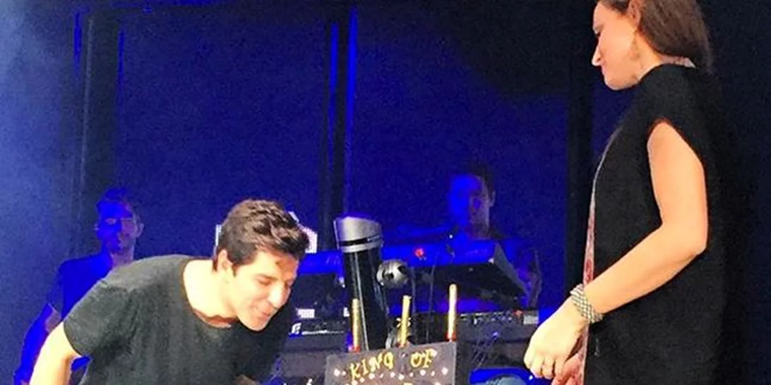 Σάκης Ρουβάς: Το πάρτυ για τα γενέθλιά του και το φιλί στην Ζυγούλη στην πίστα!