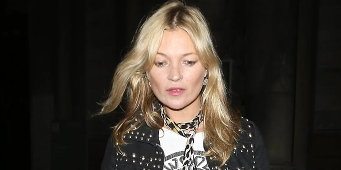 Αυτό είναι το μόνο αξεσουάρ που χρειάζεται η Kate Moss για να είναι cool!