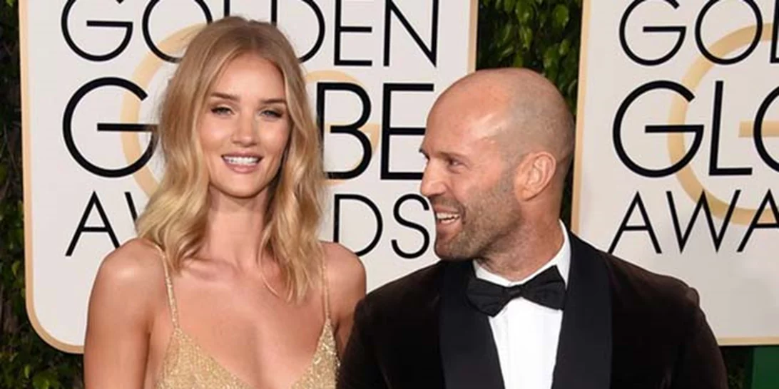 Rosie Huntington-Whiteley: Η πρώτη εμφάνιση με φουσκωμένη κοιλίτσα!