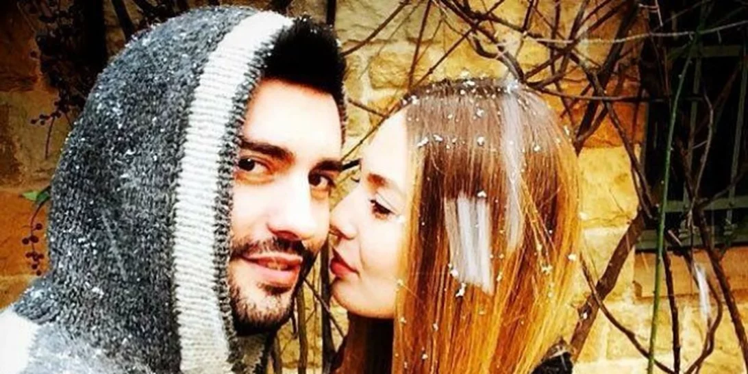 Ο Θοδωρής Μισόκαλος και η Αντωνία Καλλιμούκου απολαμβάνουν το χιόνι!