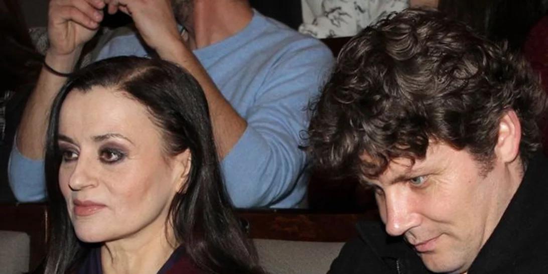 Καρυοφυλλιά Καραμπέτη: Σπάνια κοινή εμφάνιση με τον σύντροφό της